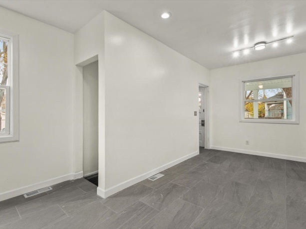 1516 5th, ROCKFORD, Illinois 61104, 5 Bedrooms Bedrooms, ,2 BathroomsBathrooms,House,For Sale,5th,202600060