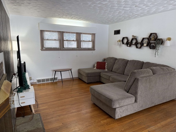 1324 Post, ROCKFORD, Illinois 61108, 2 Bedrooms Bedrooms, ,1 BathroomBathrooms,House,For Sale,Post,202600062