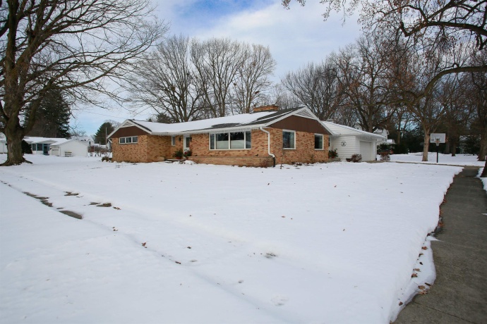 201 South St., LENA, Illinois 61048, 4 Bedrooms Bedrooms, ,3 BathroomsBathrooms,House,For Sale,South St.,202600066