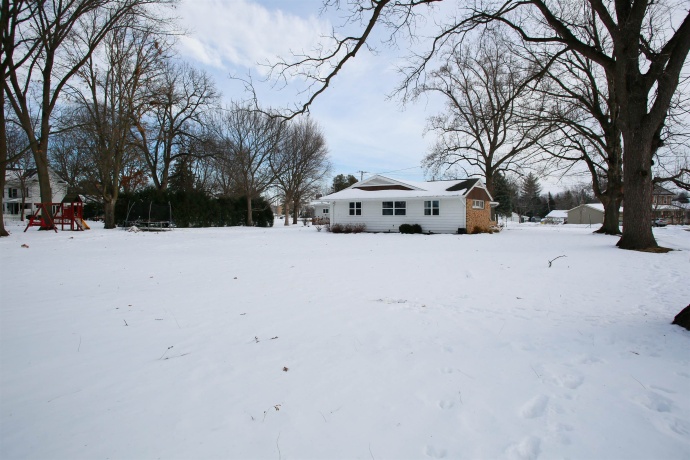 201 South St., LENA, Illinois 61048, 4 Bedrooms Bedrooms, ,3 BathroomsBathrooms,House,For Sale,South St.,202600066