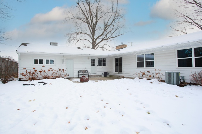 201 South St., LENA, Illinois 61048, 4 Bedrooms Bedrooms, ,3 BathroomsBathrooms,House,For Sale,South St.,202600066