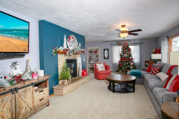 201 South St., LENA, Illinois 61048, 4 Bedrooms Bedrooms, ,3 BathroomsBathrooms,House,For Sale,South St.,202600066