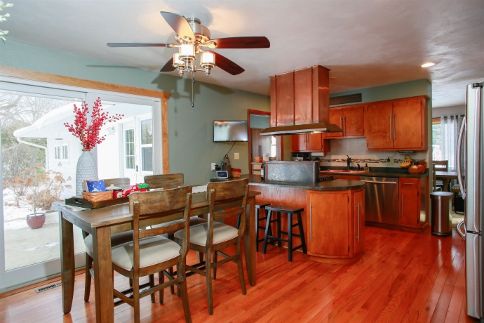 201 South St., LENA, Illinois 61048, 4 Bedrooms Bedrooms, ,3 BathroomsBathrooms,House,For Sale,South St.,202600066