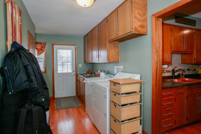 201 South St., LENA, Illinois 61048, 4 Bedrooms Bedrooms, ,3 BathroomsBathrooms,House,For Sale,South St.,202600066