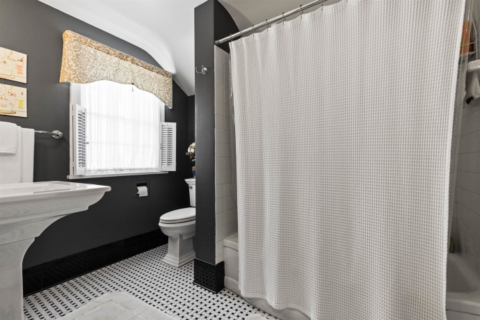 1011 LUNDVALL, ROCKFORD, Illinois 61107, 3 Bedrooms Bedrooms, ,1 BathroomBathrooms,House,For Sale,LUNDVALL,202600067