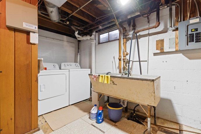 1011 LUNDVALL, ROCKFORD, Illinois 61107, 3 Bedrooms Bedrooms, ,1 BathroomBathrooms,House,For Sale,LUNDVALL,202600067