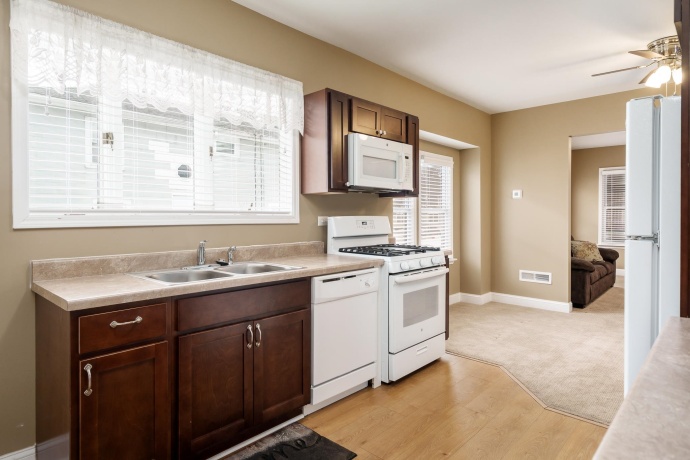 720 2ND, DEKALB, Illinois 60115, 2 Bedrooms Bedrooms, ,1 BathroomBathrooms,House,For Sale,2ND,202600069