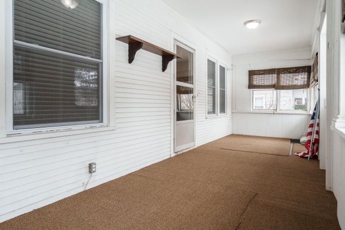 720 2ND, DEKALB, Illinois 60115, 2 Bedrooms Bedrooms, ,1 BathroomBathrooms,House,For Sale,2ND,202600069