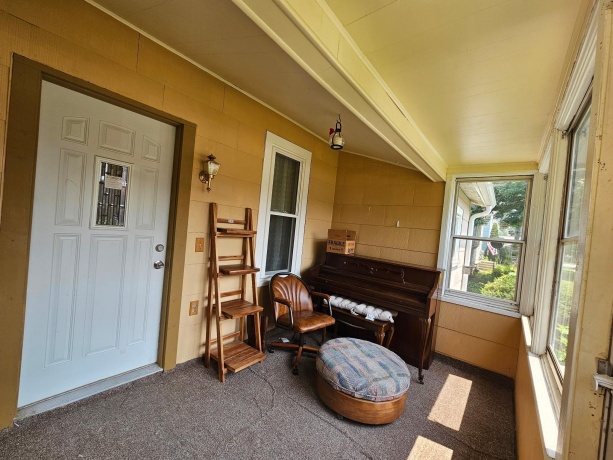 302 Park, MORRISON, Illinois 61270, 3 Bedrooms Bedrooms, ,1 BathroomBathrooms,House,For Sale,Park,202600070