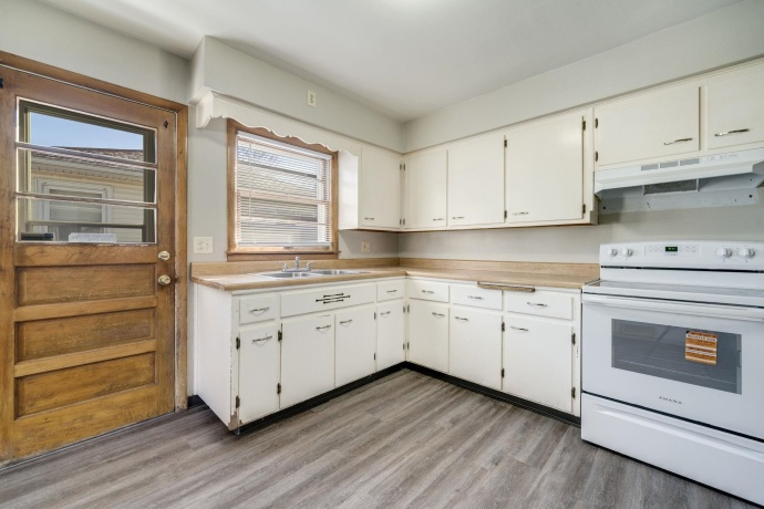 2328 Pierce, ROCKFORD, Illinois 61103, 3 Bedrooms Bedrooms, ,2 BathroomsBathrooms,House,For Sale,Pierce,202600071