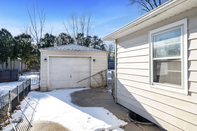 2328 Pierce, ROCKFORD, Illinois 61103, 3 Bedrooms Bedrooms, ,2 BathroomsBathrooms,House,For Sale,Pierce,202600071