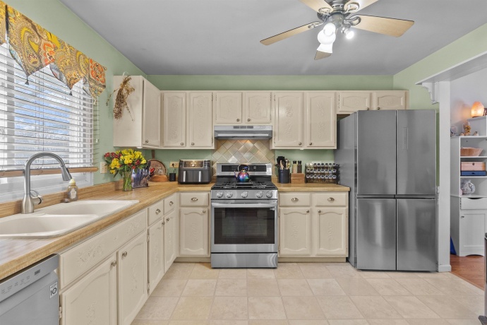 113 Wallace, BARTLETT, Illinois 60103, 3 Bedrooms Bedrooms, ,1 BathroomBathrooms,House,For Sale,Wallace,202600074