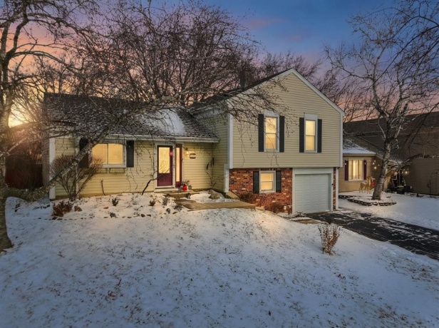 113 Wallace, BARTLETT, Illinois 60103, 3 Bedrooms Bedrooms, ,1 BathroomBathrooms,House,For Sale,Wallace,202600074