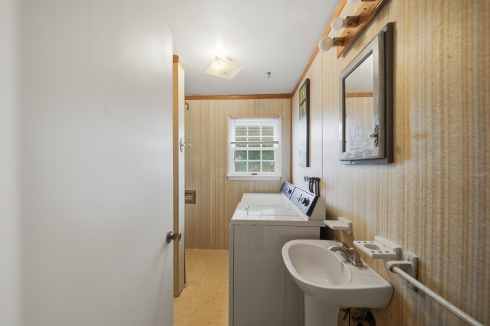 102 Winfield, MORRISON, Illinois 61270, 4 Bedrooms Bedrooms, ,2 BathroomsBathrooms,House,For Sale,Winfield,202600079