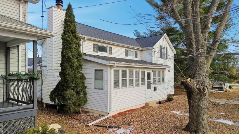 102 Winfield, MORRISON, Illinois 61270, 4 Bedrooms Bedrooms, ,2 BathroomsBathrooms,House,For Sale,Winfield,202600079