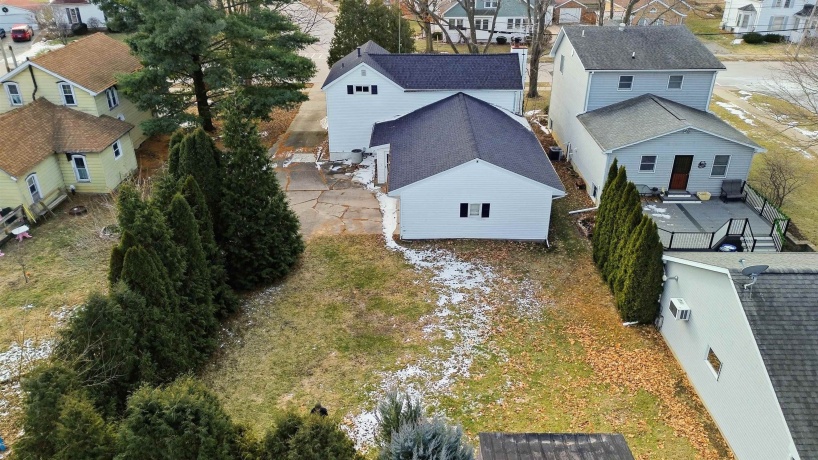 102 Winfield, MORRISON, Illinois 61270, 4 Bedrooms Bedrooms, ,2 BathroomsBathrooms,House,For Sale,Winfield,202600079