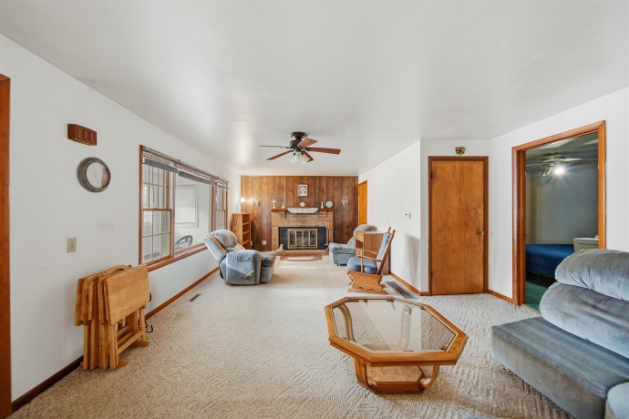 102 Winfield, MORRISON, Illinois 61270, 4 Bedrooms Bedrooms, ,2 BathroomsBathrooms,House,For Sale,Winfield,202600079