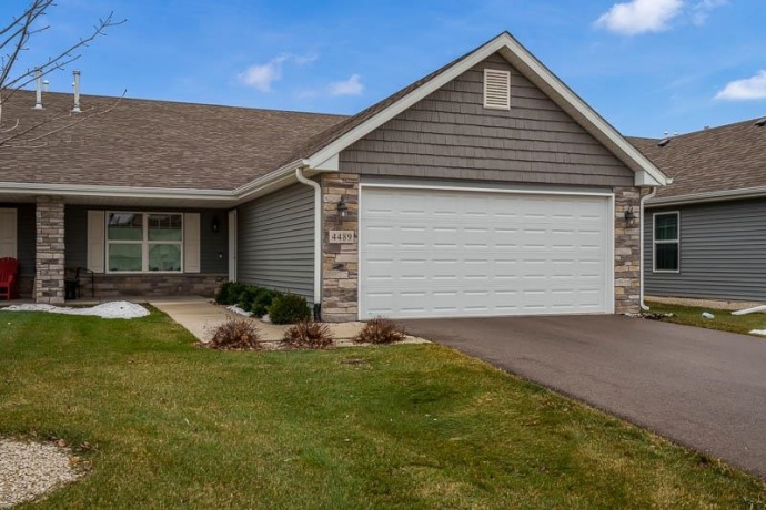 4489 SQUAW VALLEY, LOVES PARK, Illinois 61111, 2 Bedrooms Bedrooms, ,2 BathroomsBathrooms,Condominium,For Sale,SQUAW VALLEY,202600086