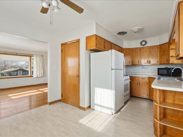 205 Seward, WINNEBAGO, Illinois 61088, 3 Bedrooms Bedrooms, ,1 BathroomBathrooms,House,For Sale,Seward,202600087