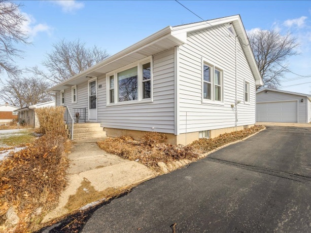 205 Seward, WINNEBAGO, Illinois 61088, 3 Bedrooms Bedrooms, ,1 BathroomBathrooms,House,For Sale,Seward,202600087