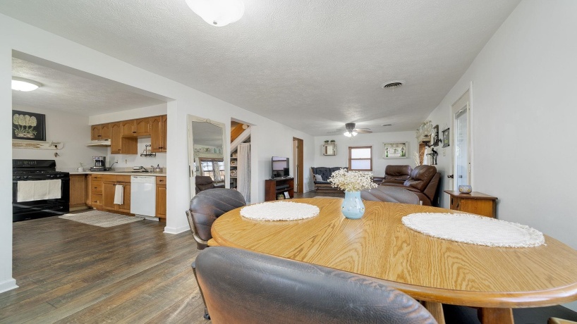 13714 Dorr, SOUTH BELOIT, Illinois 61080, 3 Bedrooms Bedrooms, ,1 BathroomBathrooms,House,For Sale,Dorr,202507118