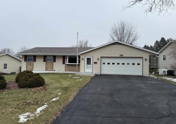 559 Greenfield, FREEPORT, Illinois 61032, 3 Bedrooms Bedrooms, ,2 BathroomsBathrooms,House,For Sale,Greenfield,202600090