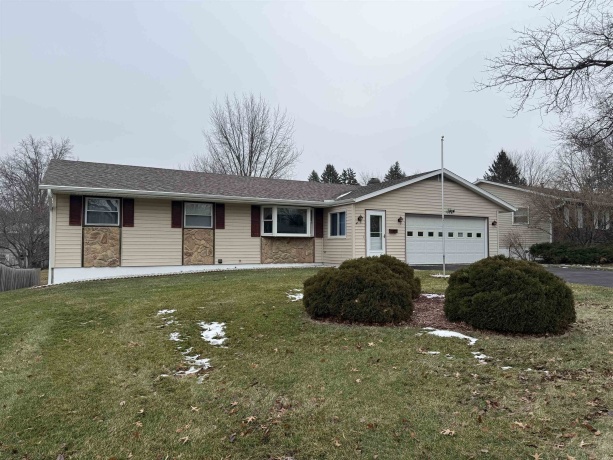 559 Greenfield, FREEPORT, Illinois 61032, 3 Bedrooms Bedrooms, ,2 BathroomsBathrooms,House,For Sale,Greenfield,202600090