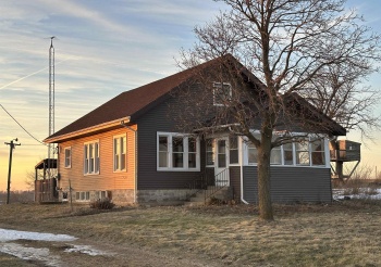 2750 Henderson, FREEPORT, Illinois 61032, 3 Bedrooms Bedrooms, ,1 BathroomBathrooms,House,For Sale,Henderson,202600091