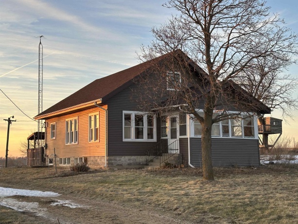 2750 Henderson, FREEPORT, Illinois 61032, 3 Bedrooms Bedrooms, ,1 BathroomBathrooms,House,For Sale,Henderson,202600091