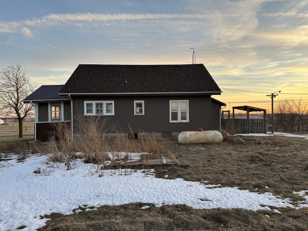 2750 Henderson, FREEPORT, Illinois 61032, 3 Bedrooms Bedrooms, ,1 BathroomBathrooms,House,For Sale,Henderson,202600091