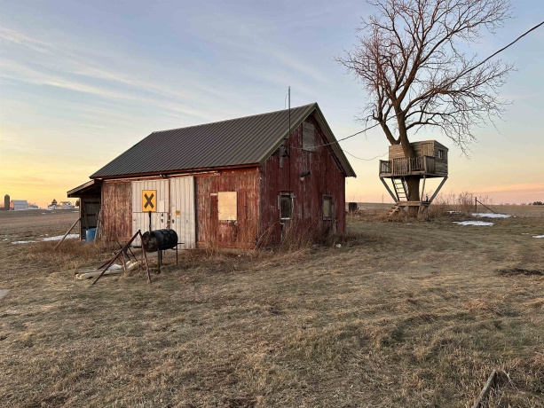 2750 Henderson, FREEPORT, Illinois 61032, 3 Bedrooms Bedrooms, ,1 BathroomBathrooms,House,For Sale,Henderson,202600091
