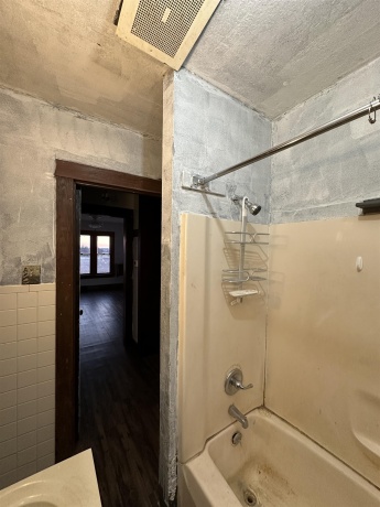 2750 Henderson, FREEPORT, Illinois 61032, 3 Bedrooms Bedrooms, ,1 BathroomBathrooms,House,For Sale,Henderson,202600091