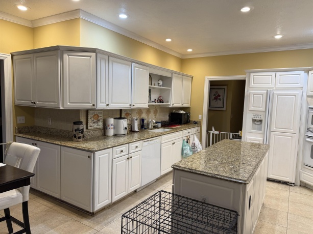 649 Roxbury, ROCKFORD, Illinois 61107, 5 Bedrooms Bedrooms, ,3 BathroomsBathrooms,House,For Sale,Roxbury,202507615