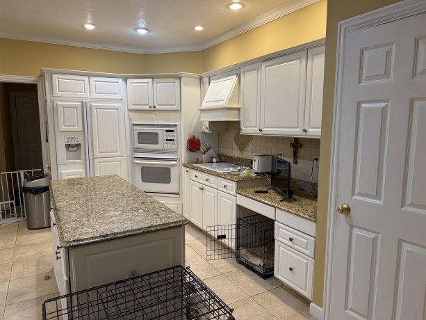 649 Roxbury, ROCKFORD, Illinois 61107, 5 Bedrooms Bedrooms, ,3 BathroomsBathrooms,House,For Sale,Roxbury,202507615