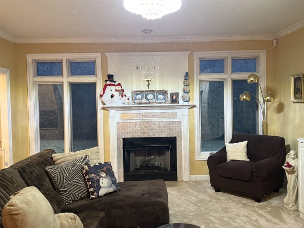 649 Roxbury, ROCKFORD, Illinois 61107, 5 Bedrooms Bedrooms, ,3 BathroomsBathrooms,House,For Sale,Roxbury,202507615