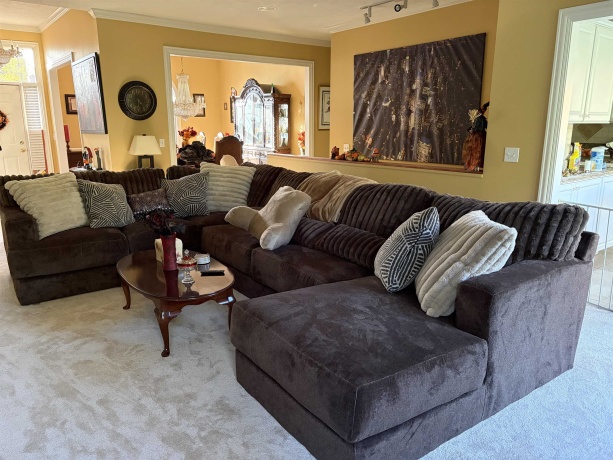 649 Roxbury, ROCKFORD, Illinois 61107, 5 Bedrooms Bedrooms, ,3 BathroomsBathrooms,House,For Sale,Roxbury,202507615