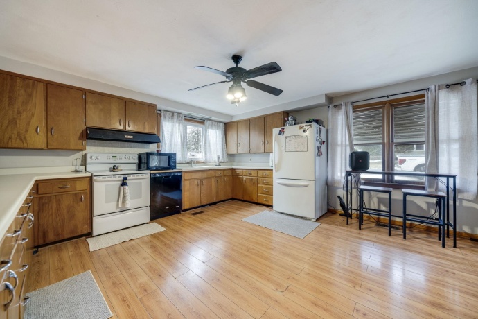 220 Hager, MILLEDGEVILLE, Illinois 61051, 3 Bedrooms Bedrooms, ,2 BathroomsBathrooms,House,For Sale,Hager,202600092