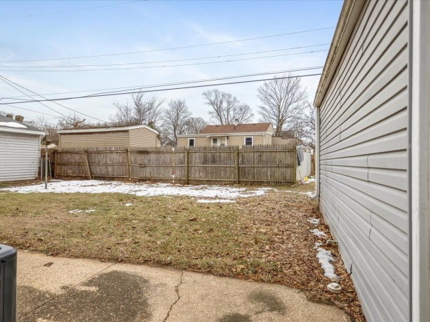 3437 Southworth Ct, ROCKFORD, Illinois 61109, 2 Bedrooms Bedrooms, ,1 BathroomBathrooms,House,For Sale,Southworth Ct,202600094