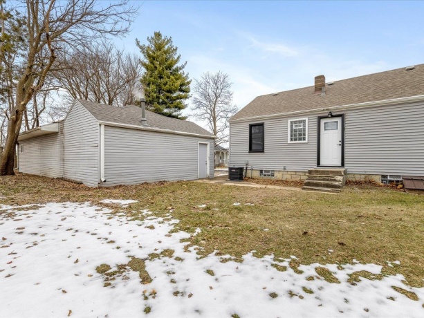 3437 Southworth Ct, ROCKFORD, Illinois 61109, 2 Bedrooms Bedrooms, ,1 BathroomBathrooms,House,For Sale,Southworth Ct,202600094