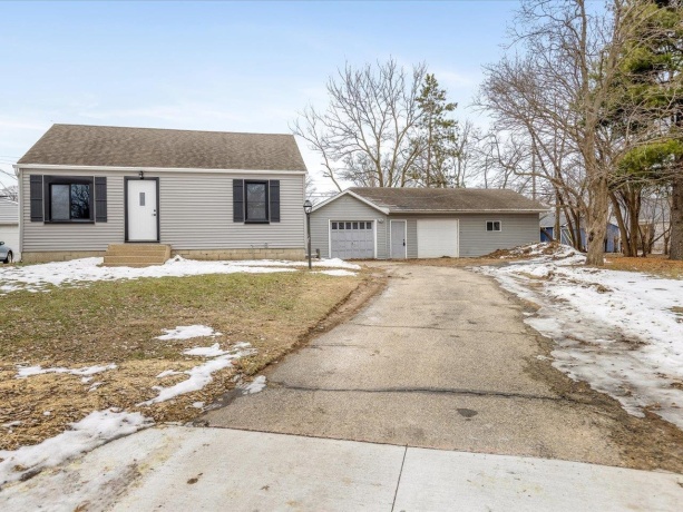 3437 Southworth Ct, ROCKFORD, Illinois 61109, 2 Bedrooms Bedrooms, ,1 BathroomBathrooms,House,For Sale,Southworth Ct,202600094
