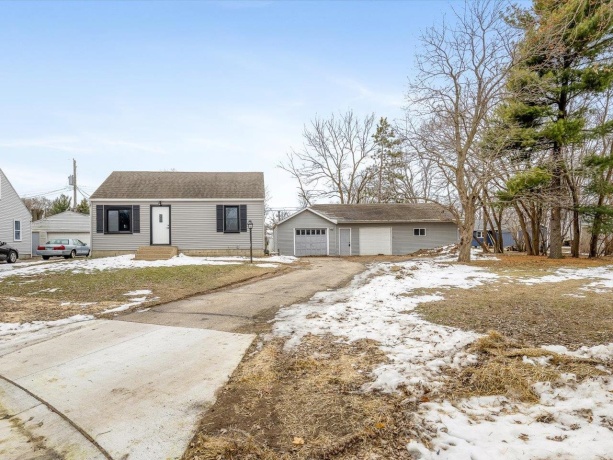 3437 Southworth Ct, ROCKFORD, Illinois 61109, 2 Bedrooms Bedrooms, ,1 BathroomBathrooms,House,For Sale,Southworth Ct,202600094