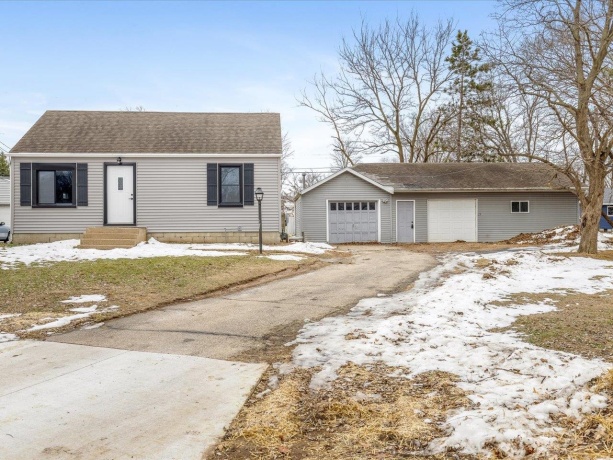 3437 Southworth Ct, ROCKFORD, Illinois 61109, 2 Bedrooms Bedrooms, ,1 BathroomBathrooms,House,For Sale,Southworth Ct,202600094