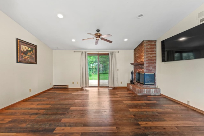 1005 Autumn, LAKE SUMMERSET, Illinois 61019, 3 Bedrooms Bedrooms, ,3 BathroomsBathrooms,House,For Sale,Autumn,202505450