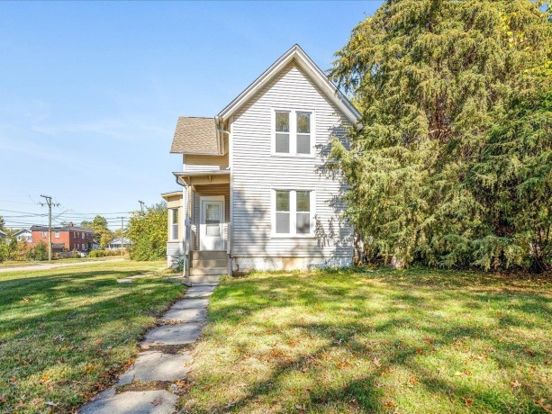 1227 Chestnut, ROCKFORD, Illinois 61102, 3 Bedrooms Bedrooms, ,1 BathroomBathrooms,House,For Sale,Chestnut,202507104