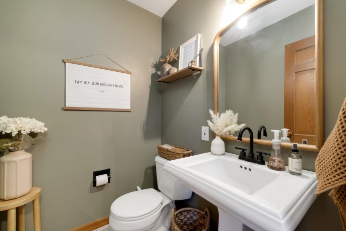 813 Prestwick, ROCKFORD, Illinois 61107, 4 Bedrooms Bedrooms, ,1 BathroomBathrooms,House,For Sale,Prestwick,202600109