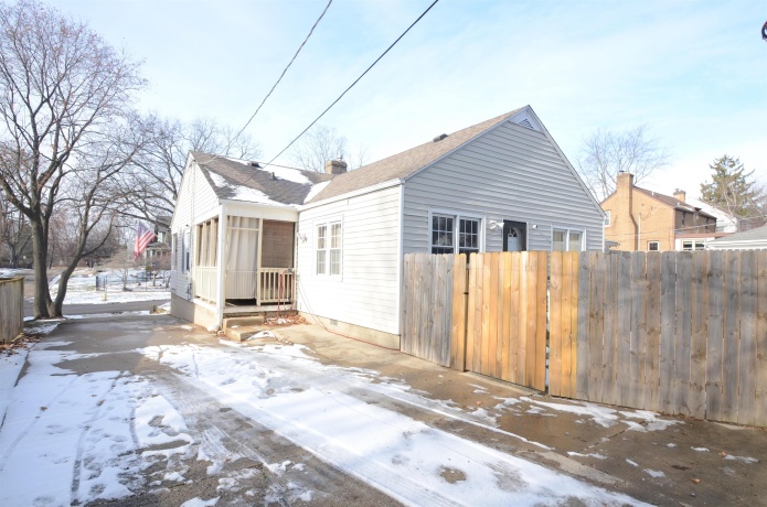 735 Joslyn, ROCKFORD, Illinois 61107, 3 Bedrooms Bedrooms, ,1 BathroomBathrooms,House,For Sale,Joslyn,202600122