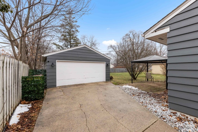 1419 Stratford, ROCKFORD, Illinois 61107, 3 Bedrooms Bedrooms, ,2 BathroomsBathrooms,House,For Sale,Stratford,202600134