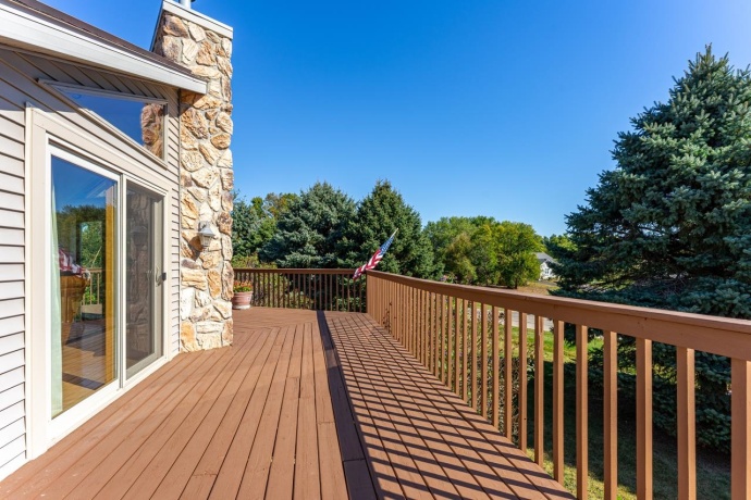 810 Southgate, LAKE SUMMERSET, Illinois 61019, 4 Bedrooms Bedrooms, ,3 BathroomsBathrooms,House,For Sale,Southgate,202506290