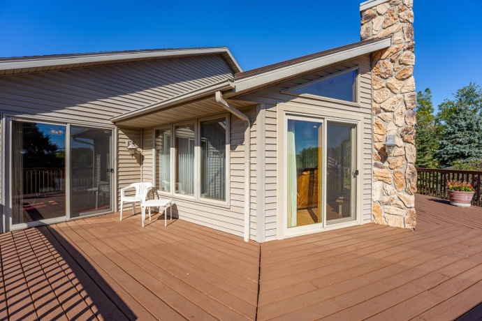 810 Southgate, LAKE SUMMERSET, Illinois 61019, 4 Bedrooms Bedrooms, ,3 BathroomsBathrooms,House,For Sale,Southgate,202506290