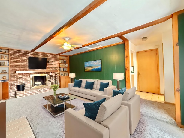 4012 Pleasant Valley, ROCKFORD, Illinois 61114, 3 Bedrooms Bedrooms, ,1 BathroomBathrooms,House,For Sale,Pleasant Valley,202600142